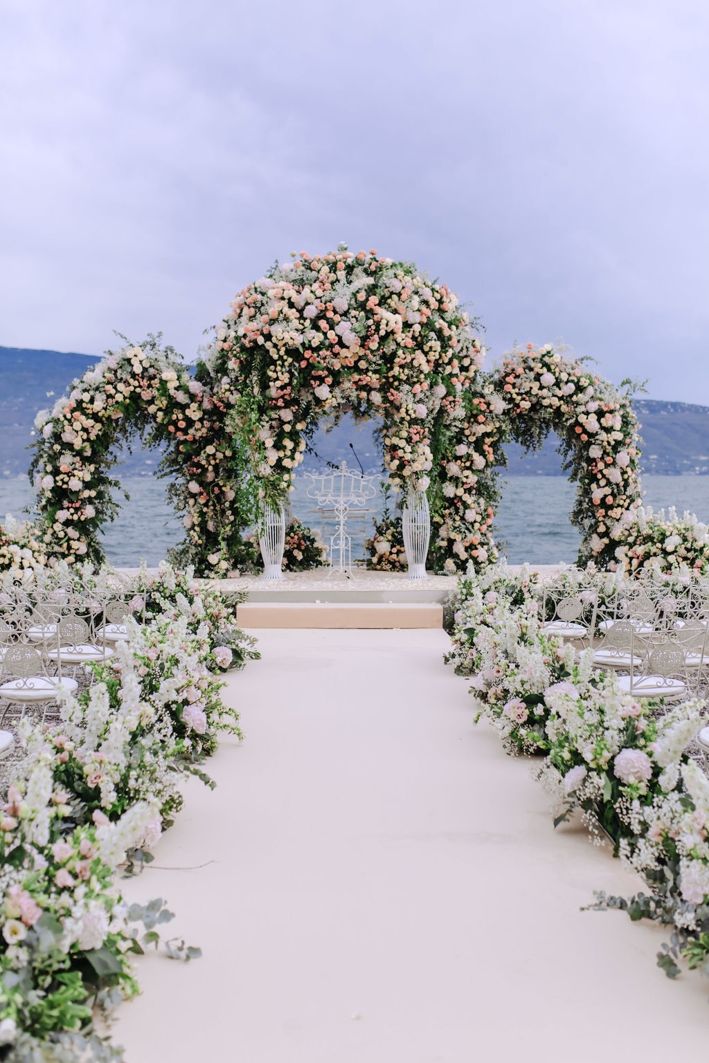 Arches and carpet at Lake Garda ceremony