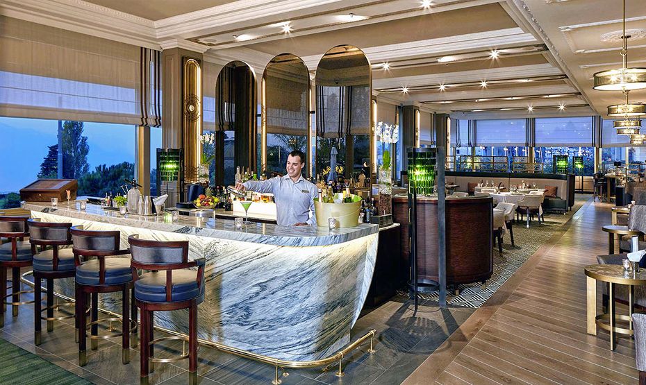 Bar at luxury wedding resort on Lake Geneva
