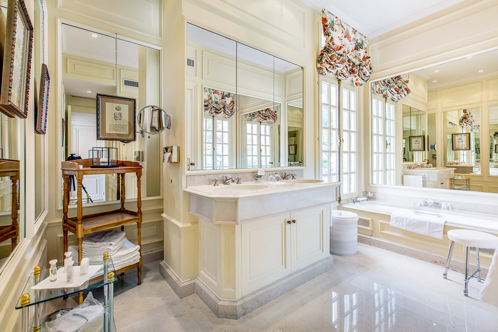 Bathroom at luxury Belle Epoque wedding villa on the French Riviera