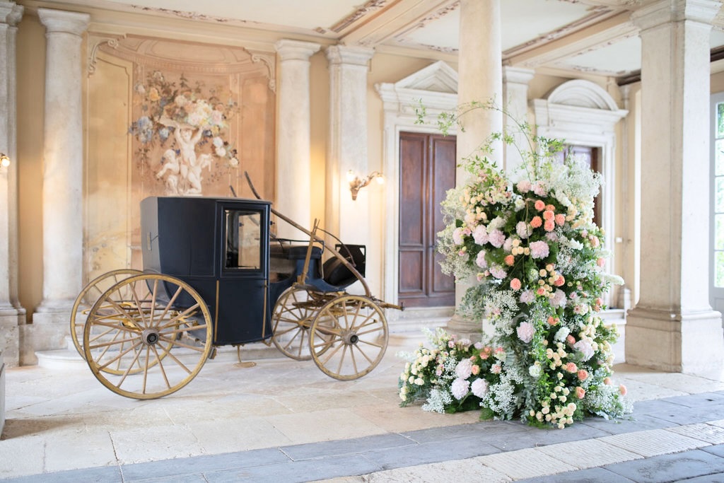 Carriage with flowers at Lake Garda villa