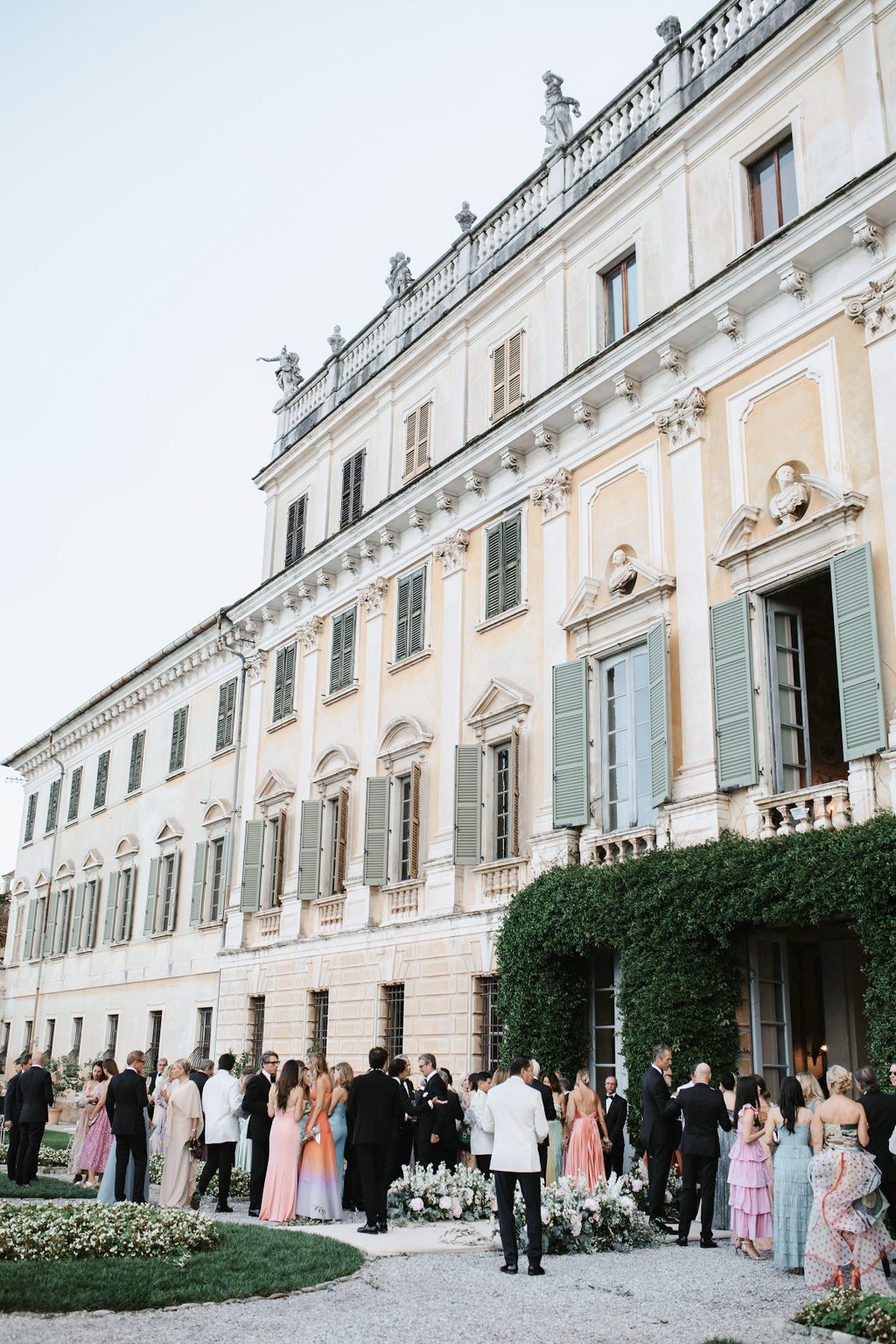 Cocktail at Lake Garda wedding villa