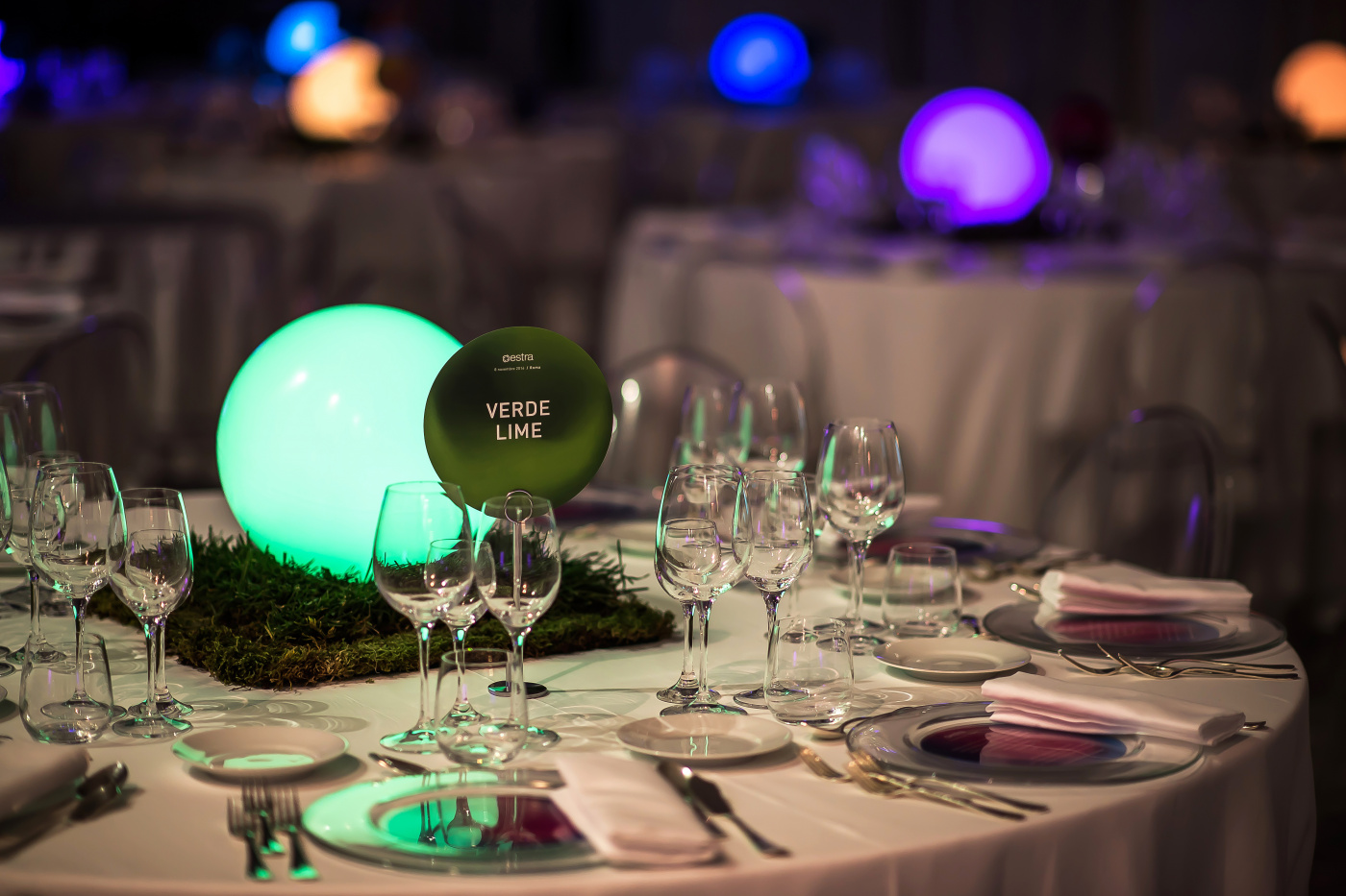 Corporate event in rome with green decor table