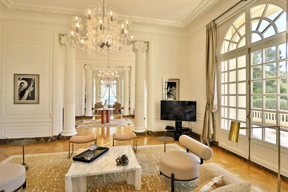 Dining room at luxury Belle Epoque wedding villa on the French Riviera