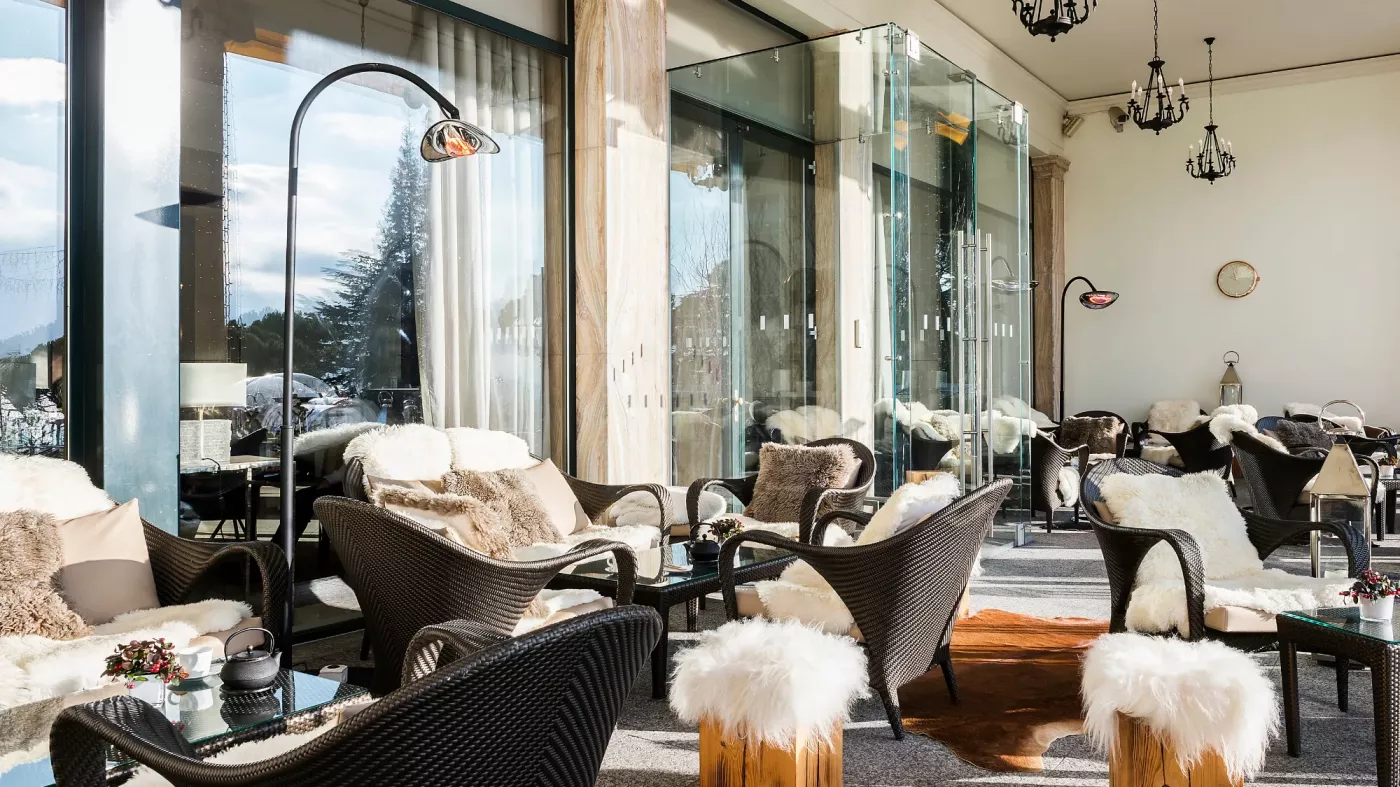 Lounge areas of luxury venue for weddings on Lake Geneva