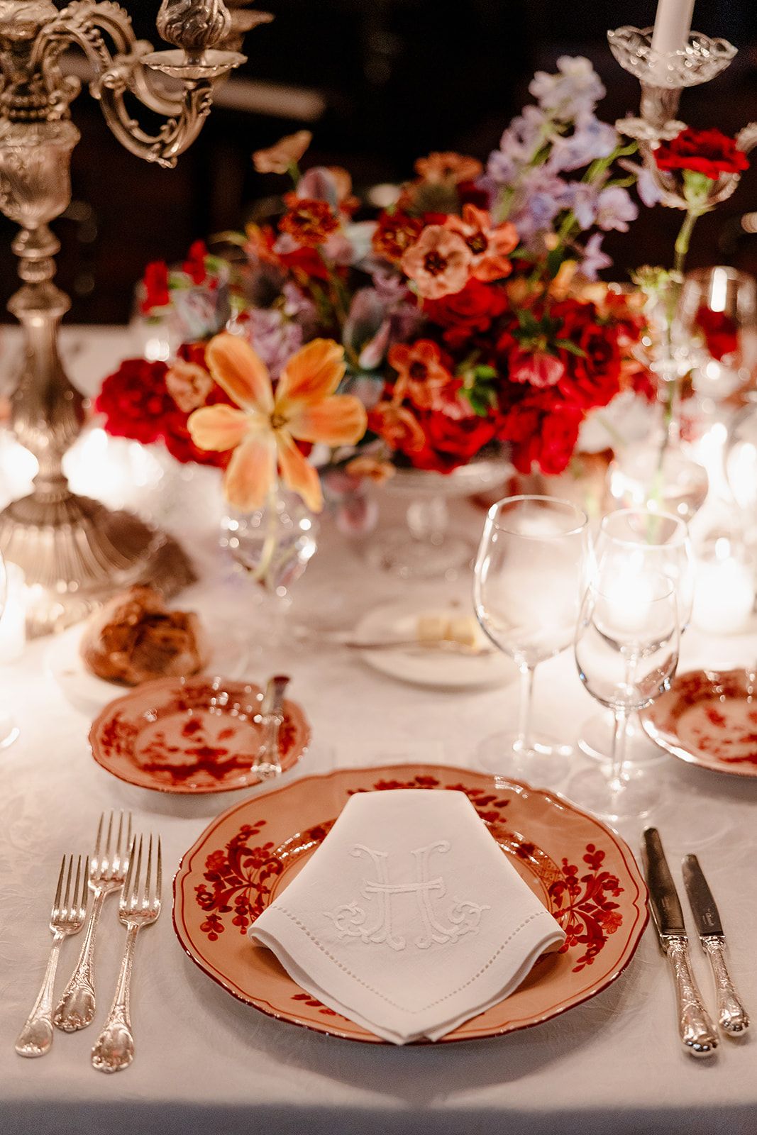 table setting with Richard Ginori plates perfect for luxury weddings in Sankt Moritz