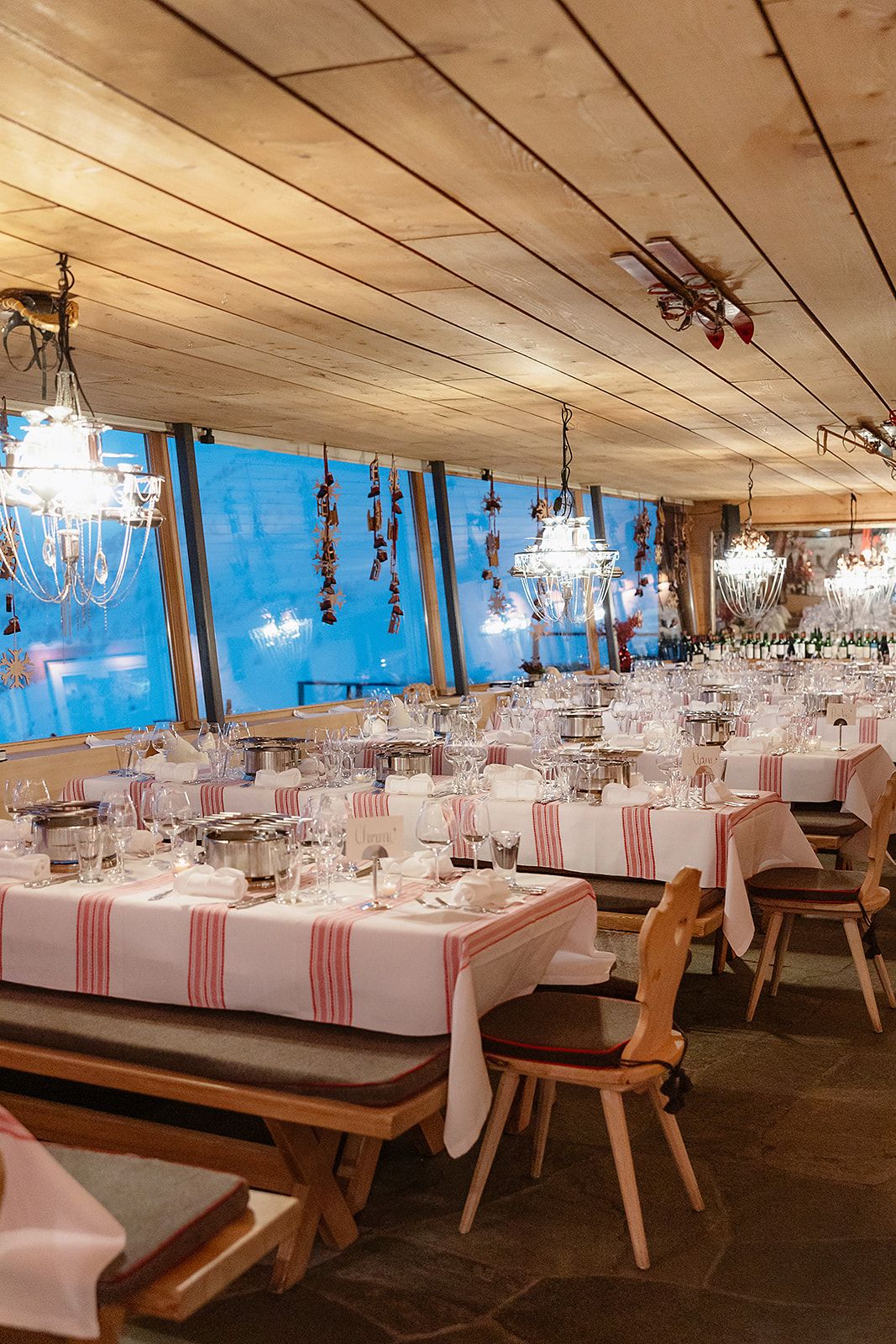 Paradiso restaurant tables for a luxury welcome wedding dinner in Sankt Moritz