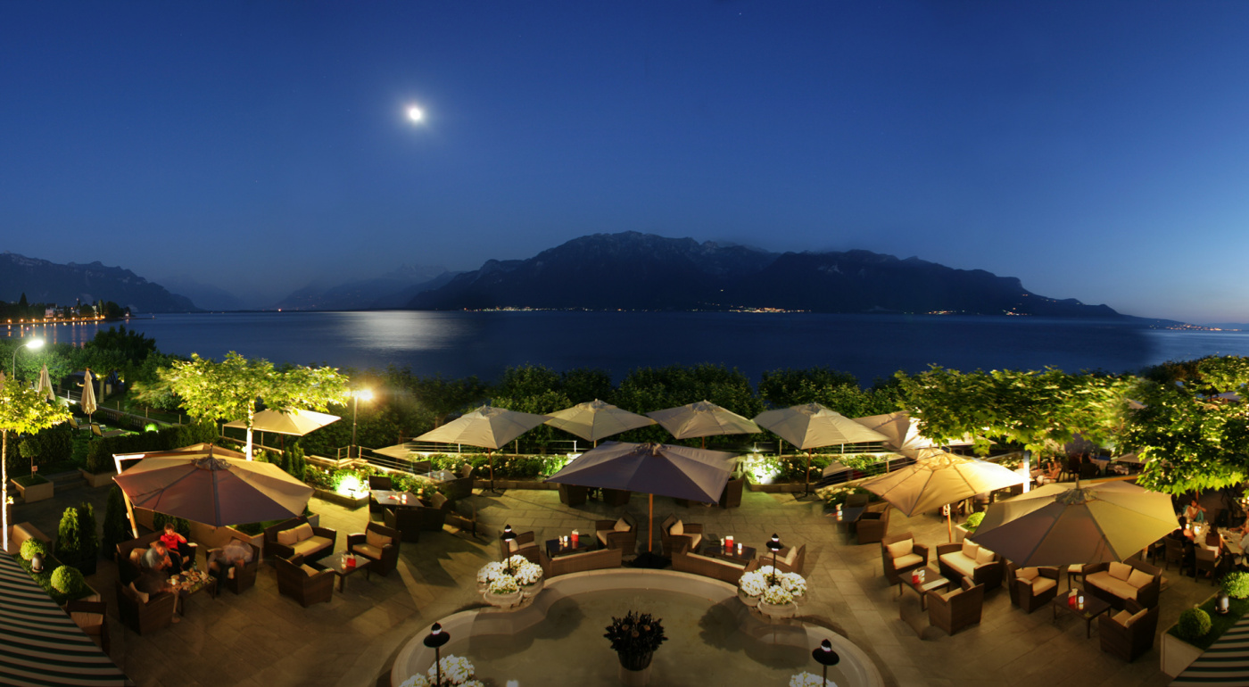 Terrace for weddings with lake view in Switzerland