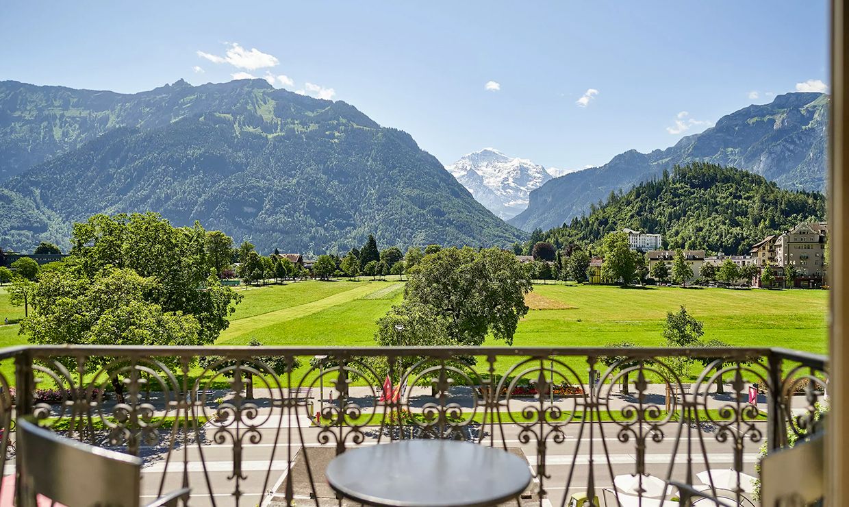 Mountain view of the luxury wedding venue in Interlaken
