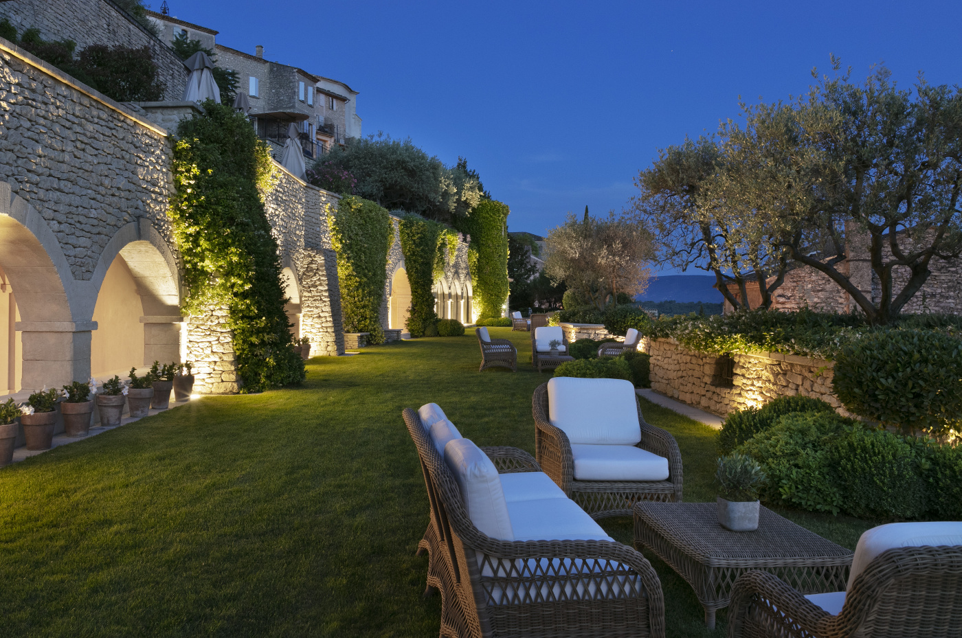 Night garden atmosphere for luxury wedding in France