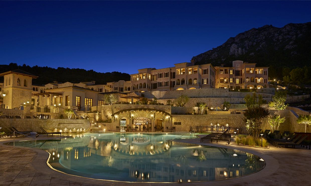 Pool by night at grand hotel village in Mallorca for weddings