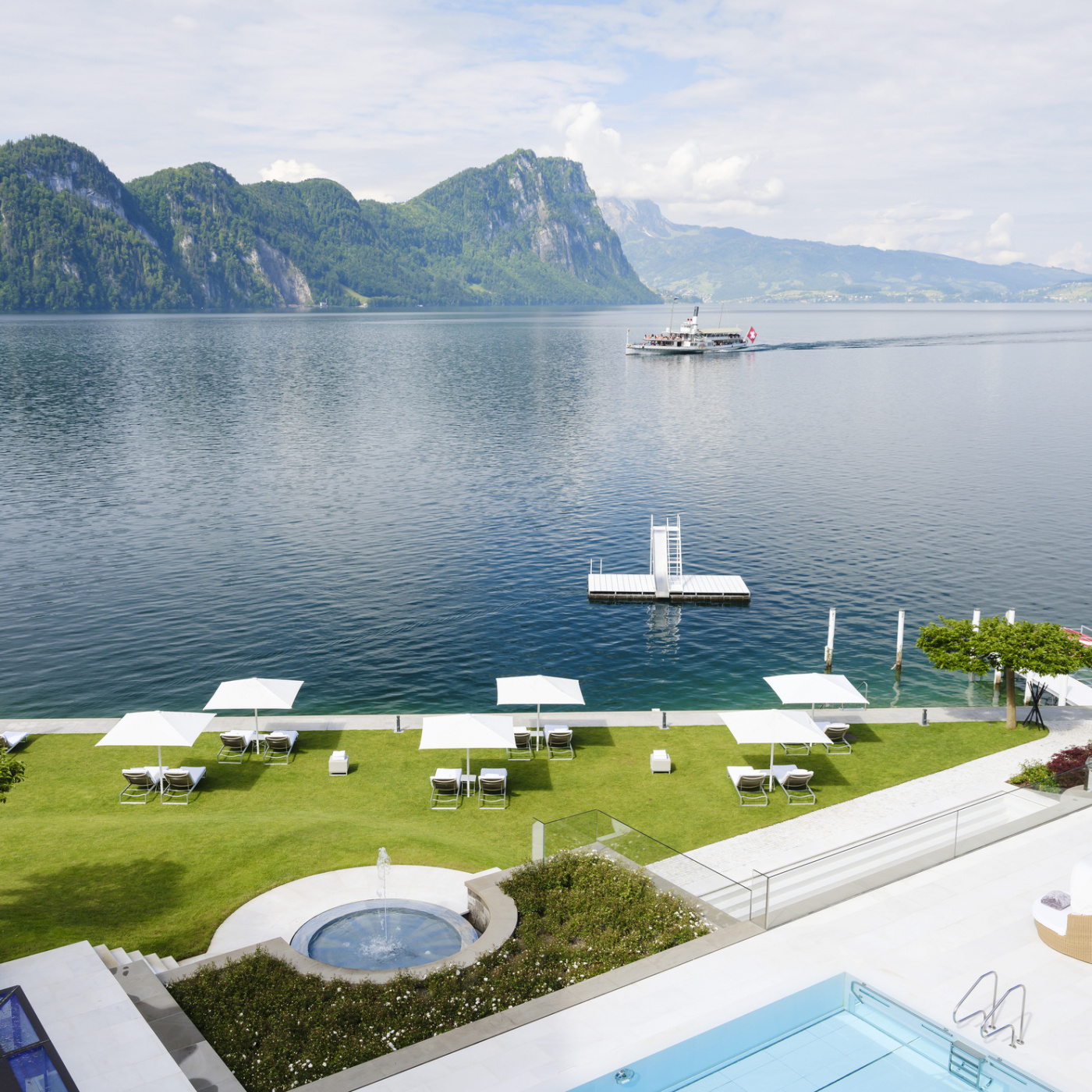 Pool and water view at luxury wedding venue on Lake Lucerne