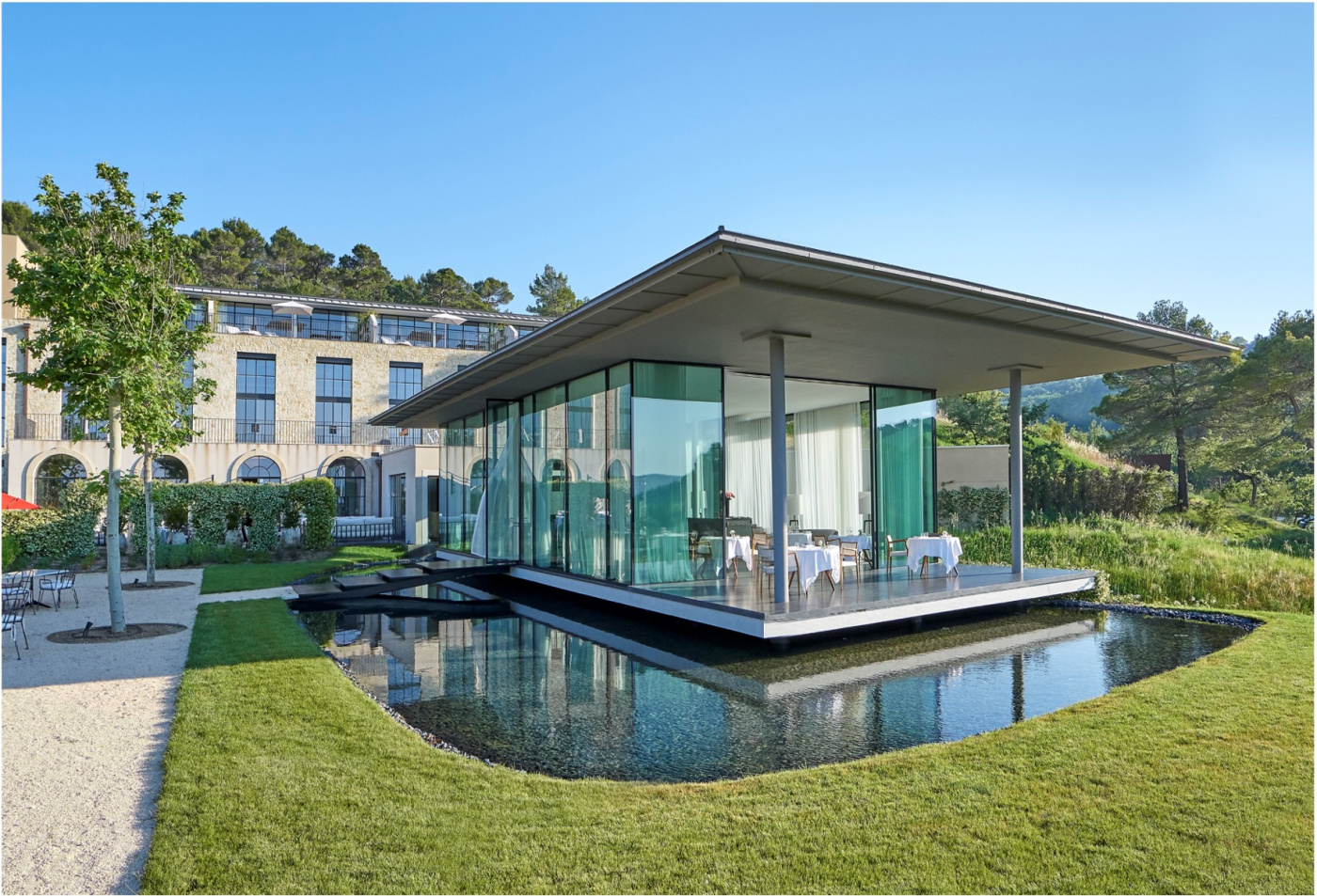 Restaurant pavilion at chateau in Provence for weddings