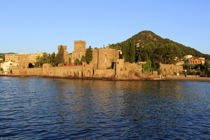 Sunset view at luxury castle for weddings in Provence