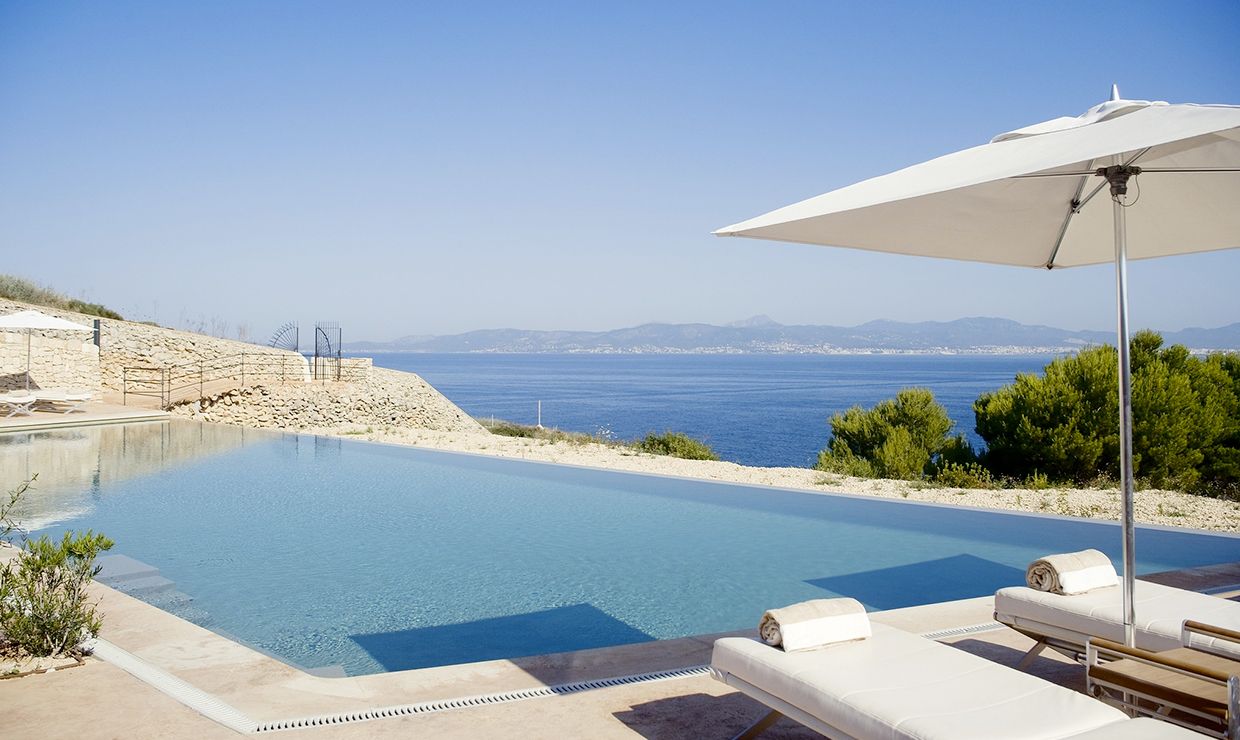 Swimming pool of Cap Rocat boutique hotel in Mallorca for luxury weddings