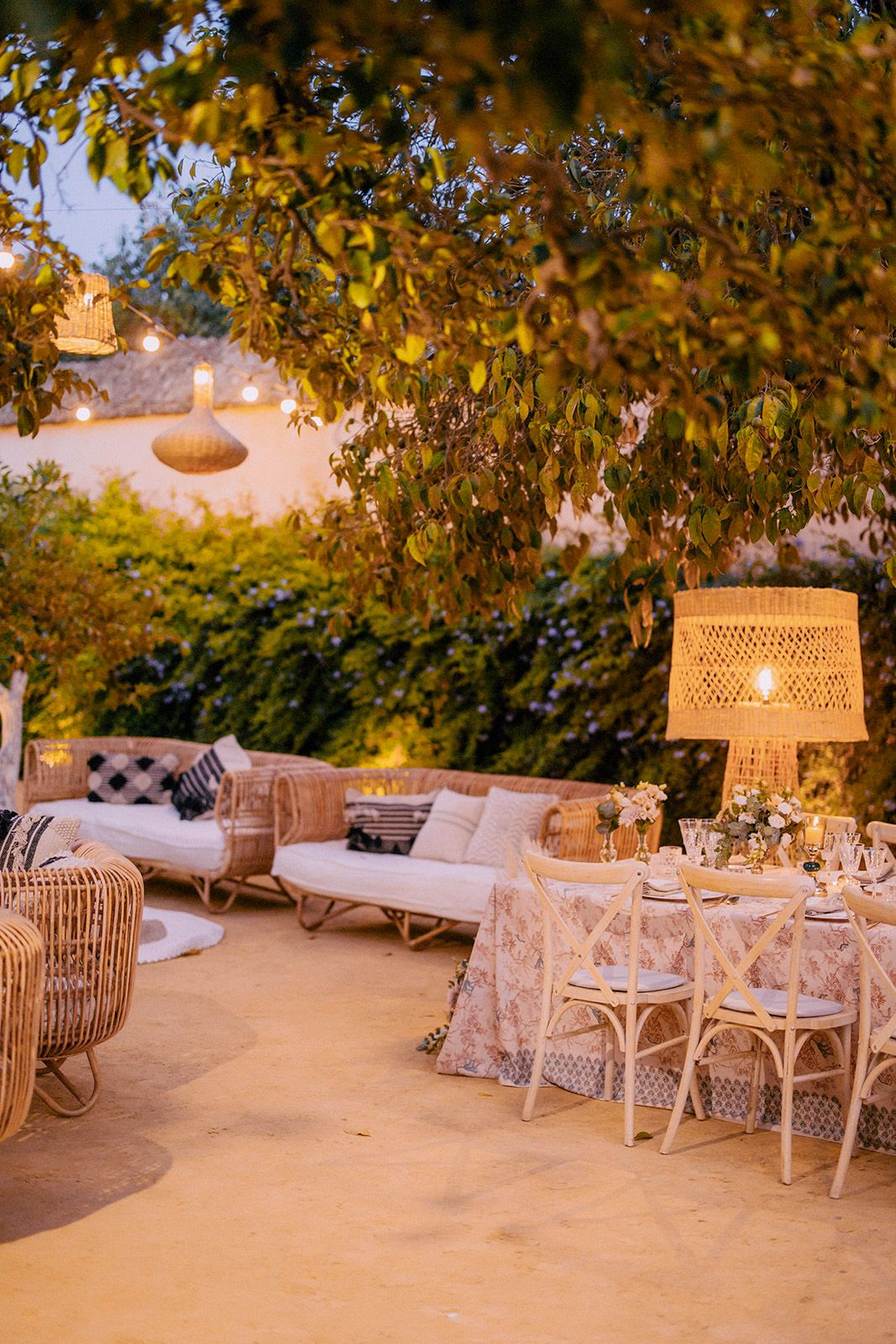 Table and relax corner at the Lebanese wedding in Sevilla Spain