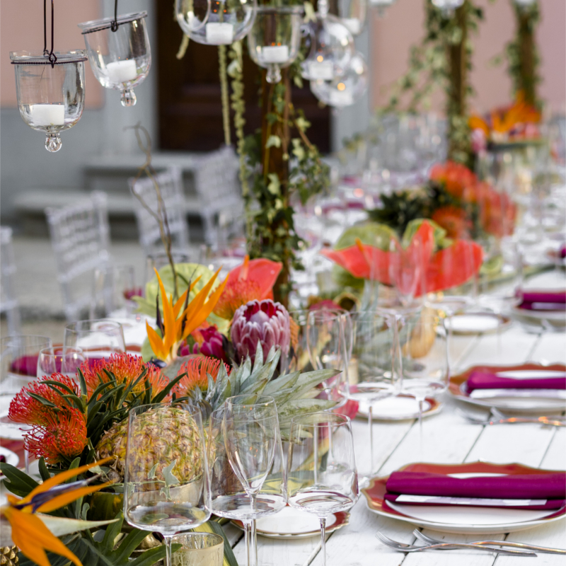 Tropical flowers decor for a 50th birthday party