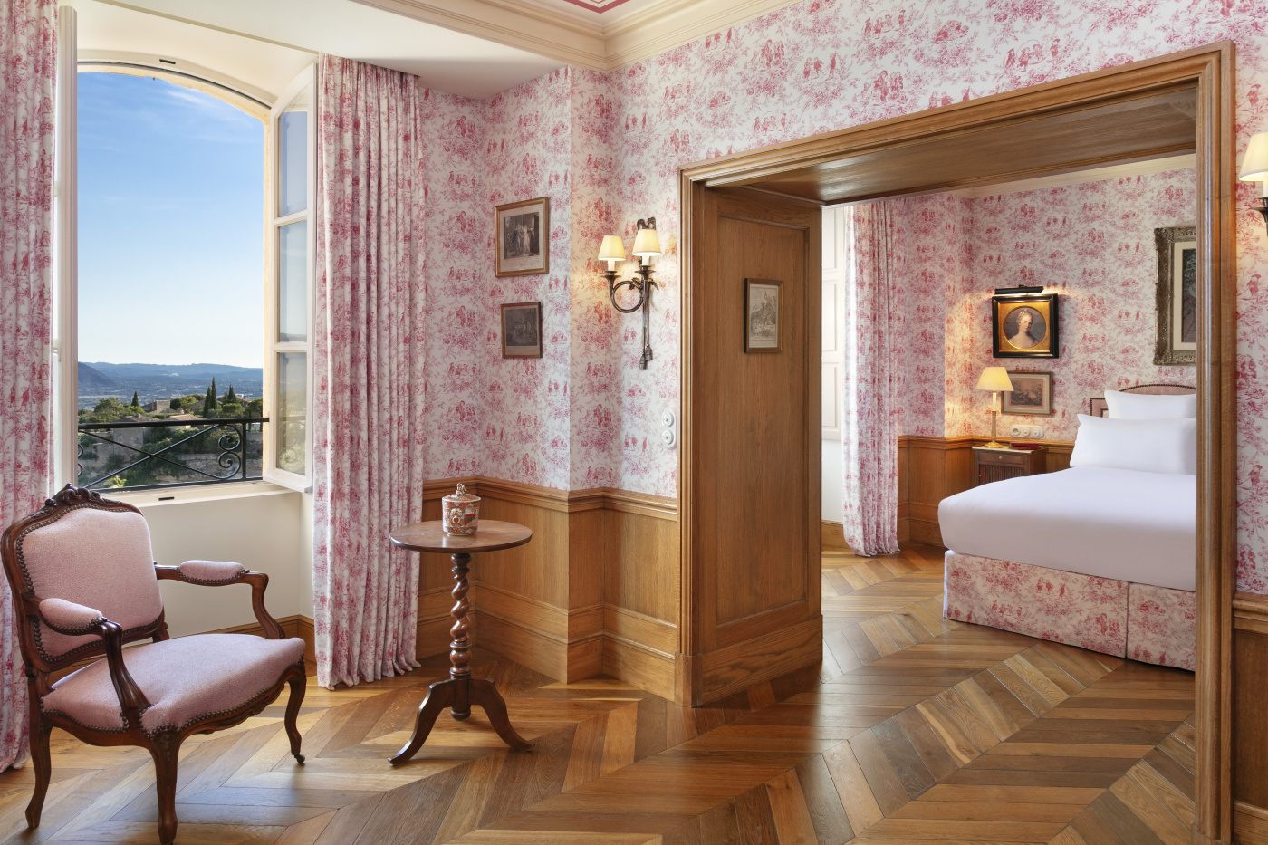 Toile de jouy suite of luxury villa in France for wedding