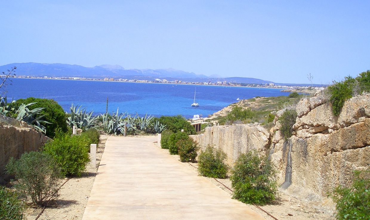 Walk to the sea of Cap Rocat luxury wedding boutique hotel in Mallorca